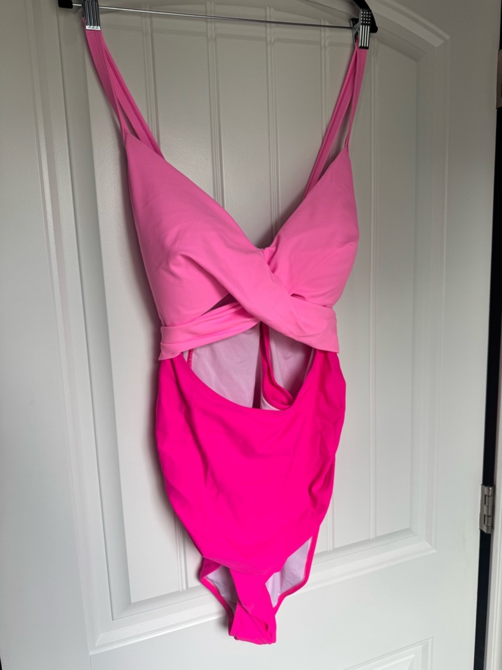 Eomenie Women’s 18W Hot Pink One Piece Swimsuit NWT Cutout Twist Front